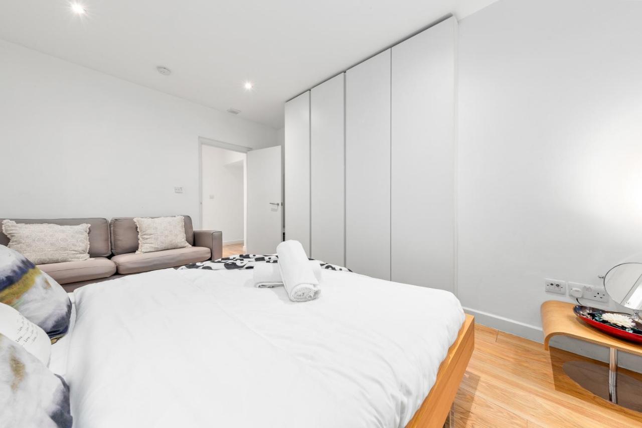 3-Bedroom Flat In London Sleeps 14 Hy1 Exterior photo